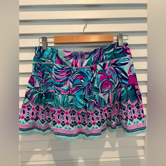 Lilly Pulitzer Purple and Green Skort Vibrant Design Lightweight - Picture 1 of 4